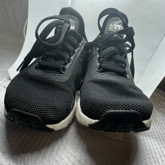 NIKE AIR MAX ZERO Style 857661-002 Colorway BLACK/BLACK-SAIL sz 7 - Picture 4 of 9